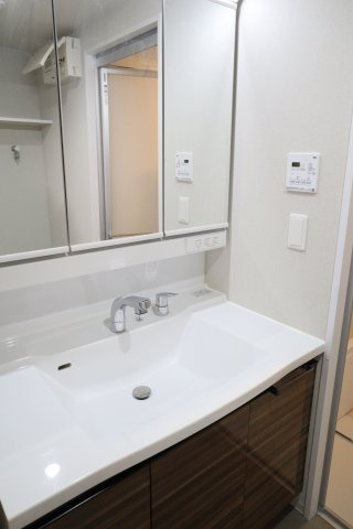 ジョワイユ新大阪の洗面所