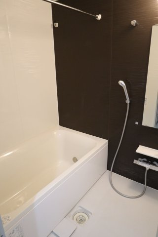 ジョワイユ新大阪の浴室