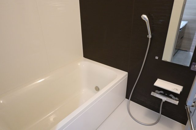 ジョワイユ新大阪の浴室