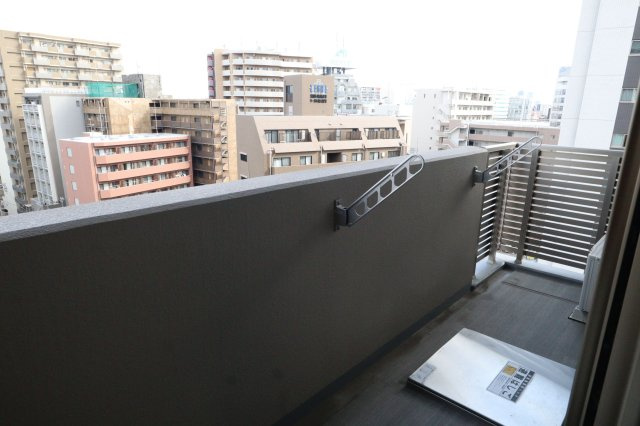 ジョワイユ新大阪のバルコニー