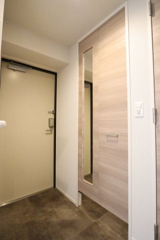 ジョワイユ新大阪の玄関