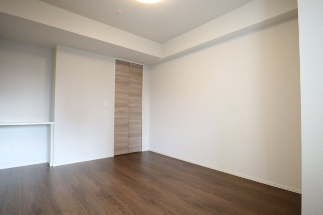 ジョワイユ新大阪の洋室