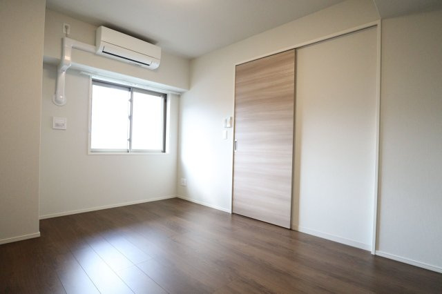 ジョワイユ新大阪の洋室