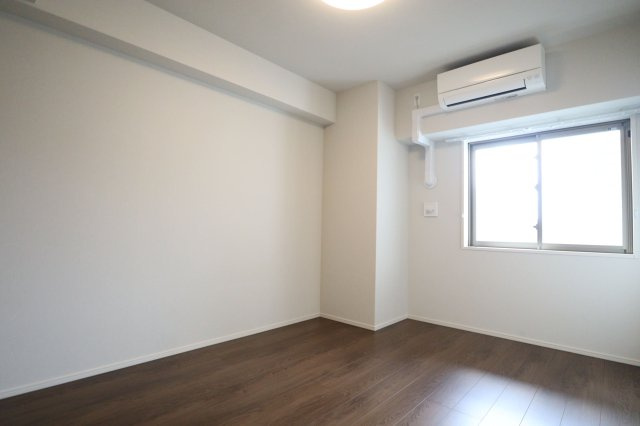 ジョワイユ新大阪の洋室