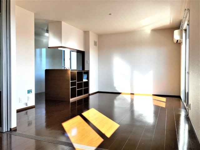 【居間・リビング】 | コンフォート山脈(やまなみ) | 『コンフォート山脈』