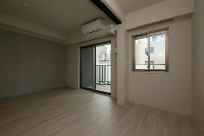 【居間・リビング】 | アーバネックス本町Ⅱ | こちらの居間で趣味の時間をお楽しみください