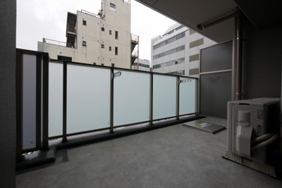 【バルコニー】 | アーバネックス本町Ⅱ | 暖かな日差しのふりそそぐバルコニー