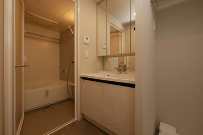 【独立洗面台】 | アーバネックス本町Ⅱ | 独立洗面台で身支度をすべて済ませてしまいましょう