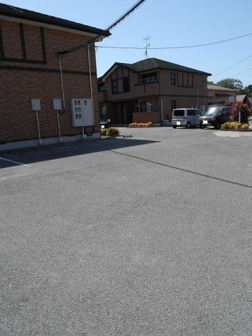 アヴァン・フォンテーヌＢの駐車場