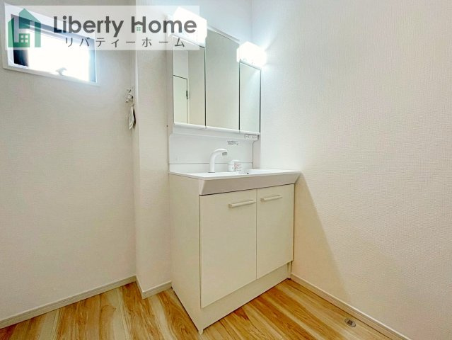 守谷市松ケ丘5期　新築戸建　2号棟の独立洗面台