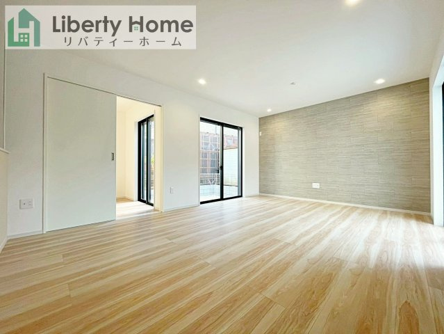 守谷市松ケ丘5期　新築戸建　2号棟の居間・リビング