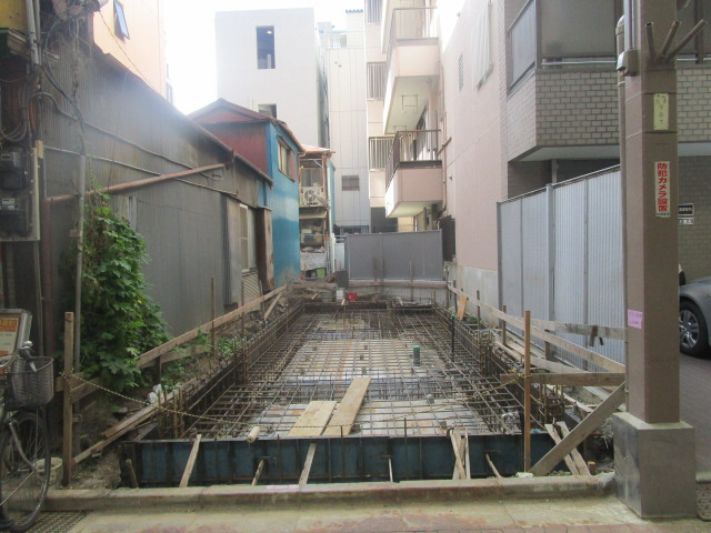 台東区台東３丁目の店舗の外観|建築中