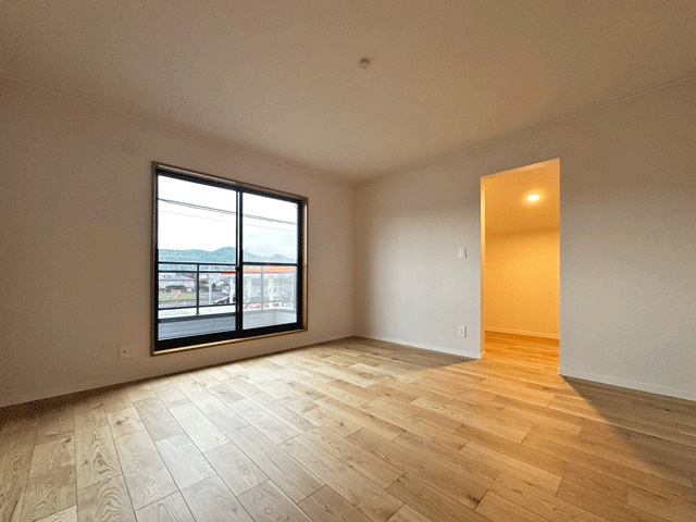 青葉区上愛子字街道　デザインリフォーム住宅♪の洋室