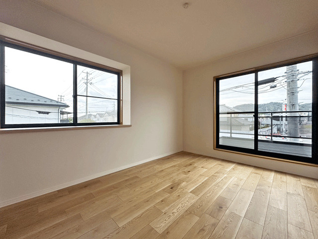 青葉区上愛子字街道　デザインリフォーム住宅♪の洋室