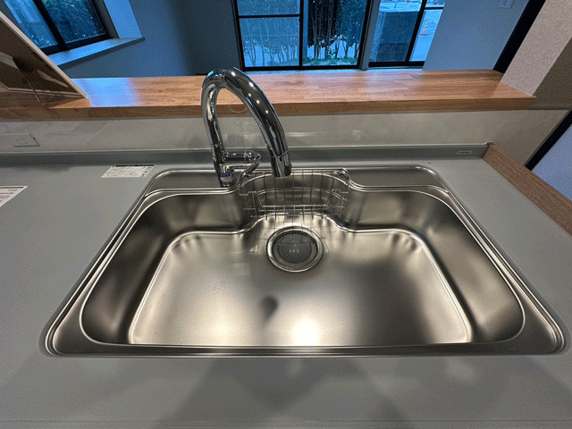 青葉区上愛子字街道　デザインリフォーム住宅♪のキッチン