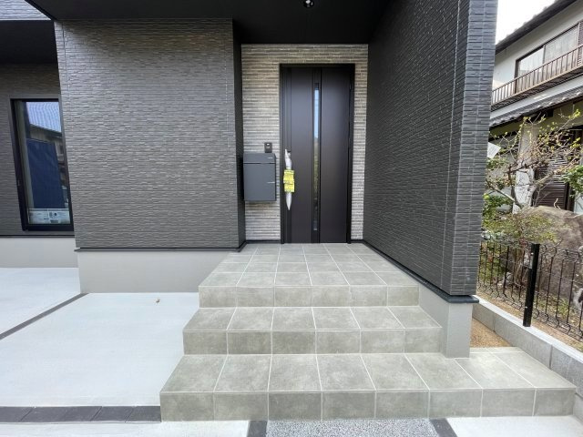 マ・メゾン　佐伯区海老園3丁目　№102のその他|玄関前