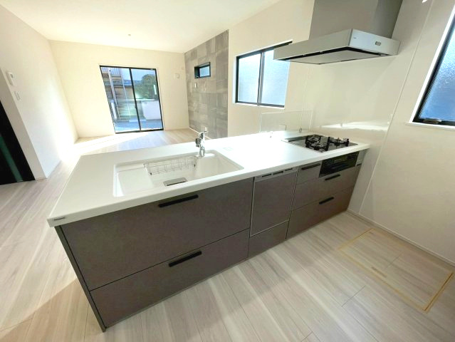 マ・メゾン　佐伯区海老園3丁目　№102のキッチン|フラットキッチンで
お料理もはかどります♪