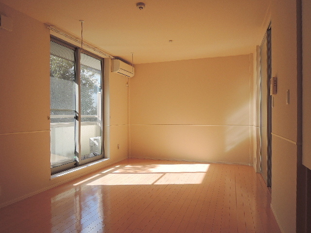 プランドール鎌倉サウスの居間・リビング|広々としたリビング１３．９帖