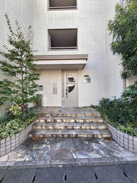 プランドール鎌倉サウスのエントランス|安心のオートロック付