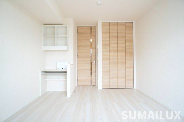 熊本市中央区黒髪３丁目のアパートの居間・リビング