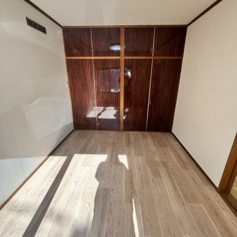 室蘭市小橋内町1丁目21-7戸建の玄関