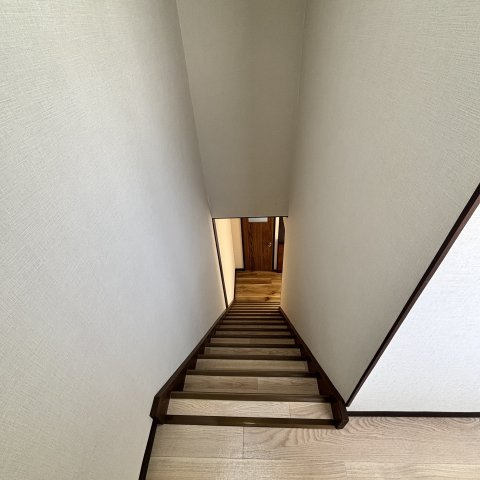 室蘭市小橋内町1丁目21-7戸建の玄関