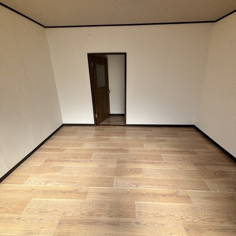 室蘭市小橋内町1丁目21-7戸建の居間・リビング