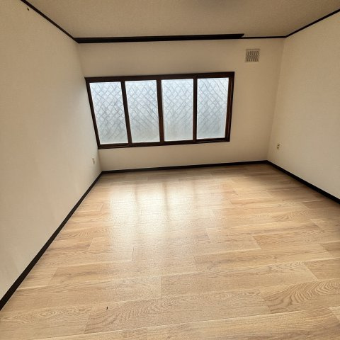 室蘭市小橋内町1丁目21-7戸建の居間・リビング