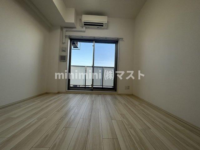 エステムプラザ福島ジェネルの居間・リビング