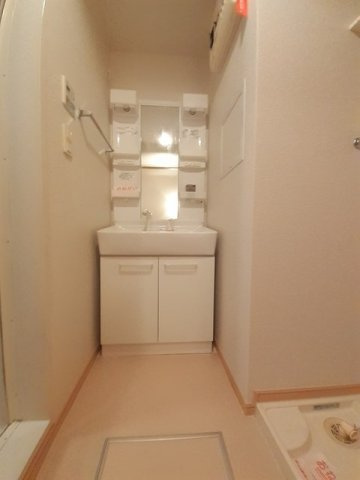 ジェルメ千本杉Ⅱの洗面所|広い洗面スペースです★