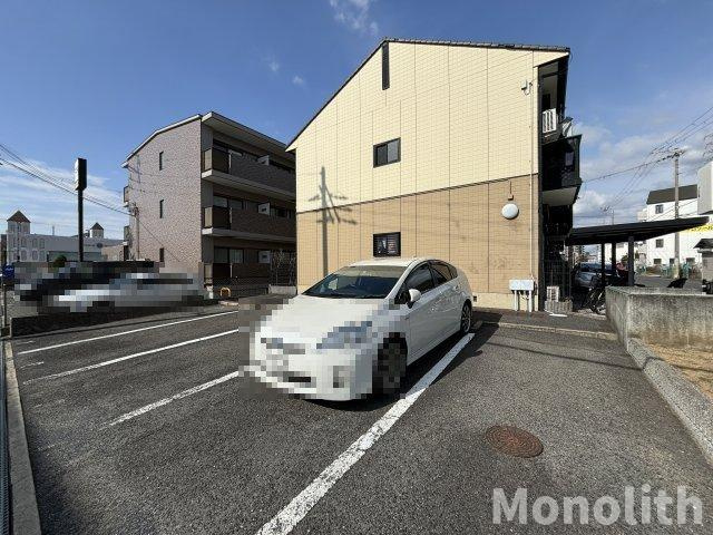 ラフォーレJ・N・Ⅰの駐車場