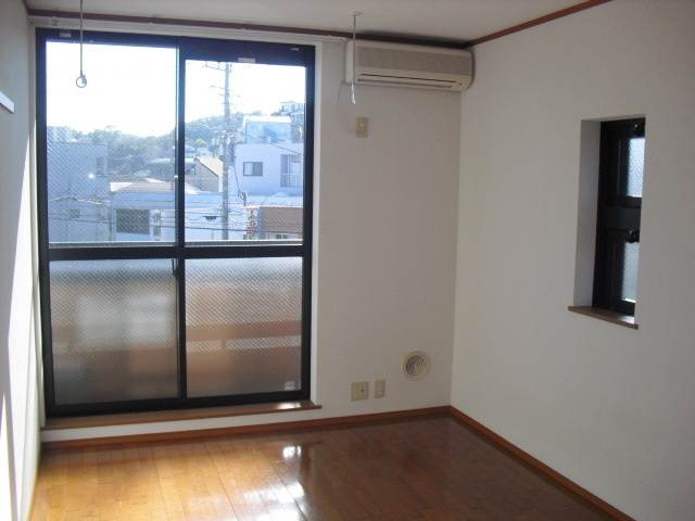 パルクレールの居間・リビング|最上階角部屋２面採光　通風・採光良好です