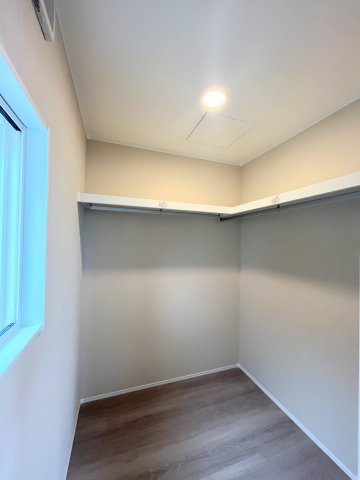 石巻市築山1丁目4-28のその他|ウォークインクローゼット