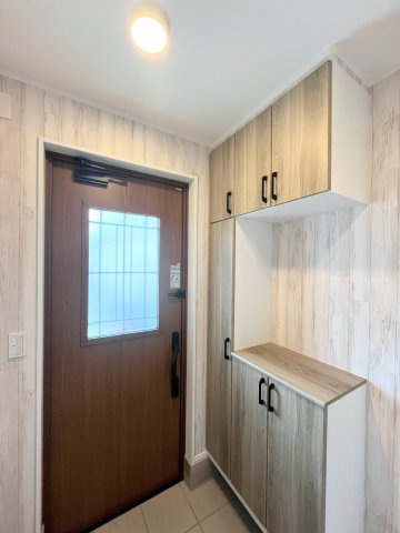 石巻市築山1丁目4-28の玄関