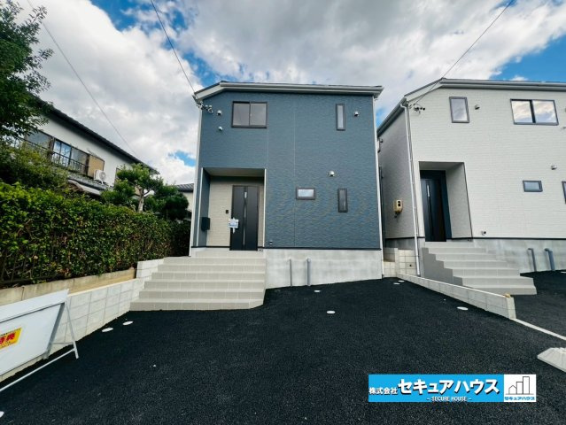 【今からご案内可能】愛知郡東郷町白鳥三丁目　全2棟の外観|【1号棟外観】
◆駐車並列2台可能♪