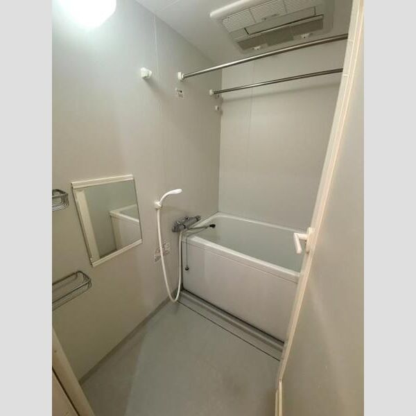 ベルデュール楓の浴室