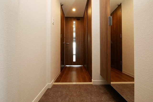 MELDIA CREST NAMBA SOL TERRACE　の玄関