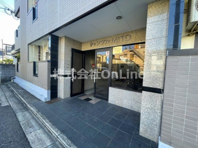 【エントランス】 | シャンブル弥刀