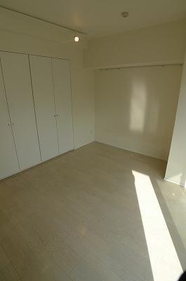 EAST AKIHABARAの居間・リビング