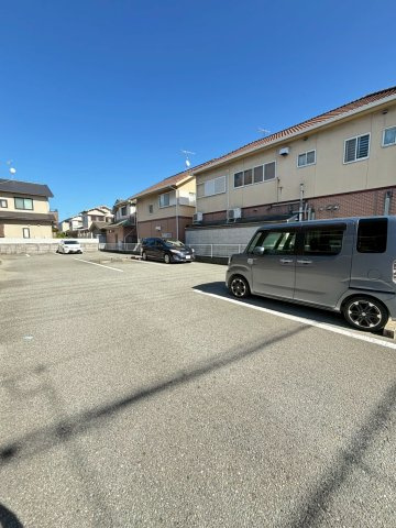 翼Ⅰの駐車場|駐車スペースもあります