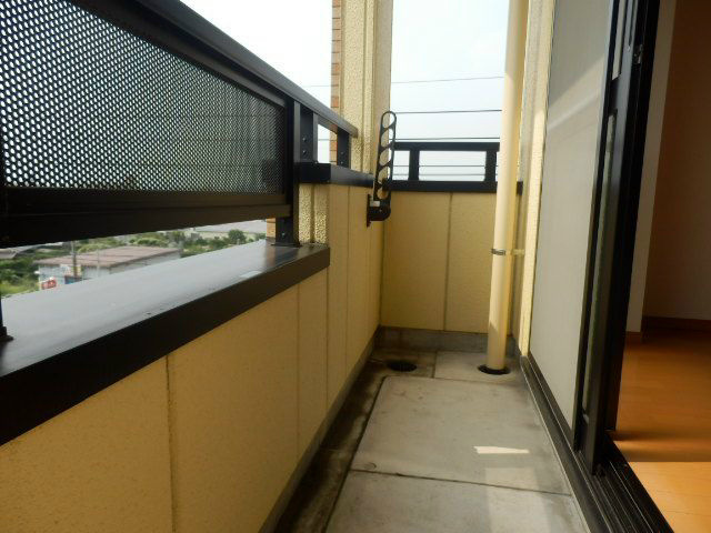 ロイヤルプレジオ菅田のバルコニー