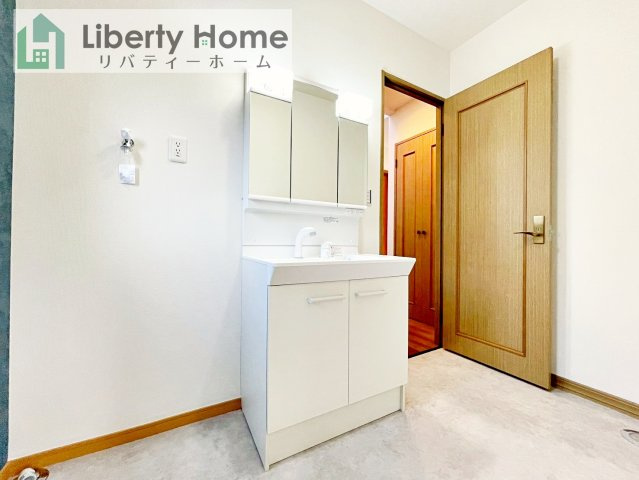 常陸太田市天神林町　中古戸建の独立洗面台