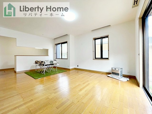 常陸太田市天神林町　中古戸建の居間・リビング