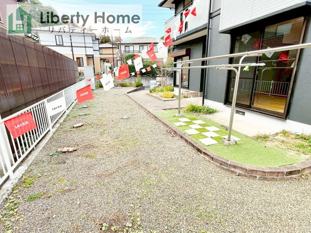 常陸太田市天神林町　中古戸建の前面道路含む現地写真