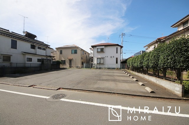 【前面道路含む現地写真】 | ＼静かな環境で落ち着いた暮らしをご希望のお客様／広さと価格のバランスの良いマイホーム！近隣施設にも恵まれ立地！詳細、ご見学希望・資料請求ミライズホームお気軽にお問合せ下さい♪
