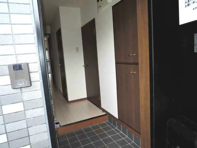 アトラクティブＳ・Ｔの玄関