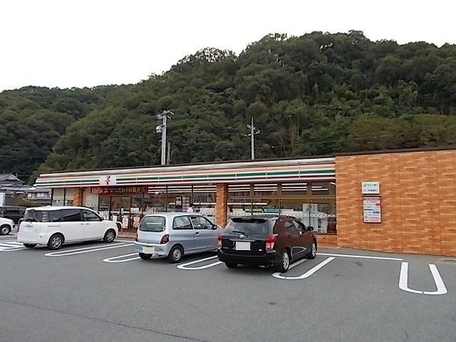 フォレスト　ガーデン　Ｄの周辺|セブンイレブン笹賀町店まで1200m