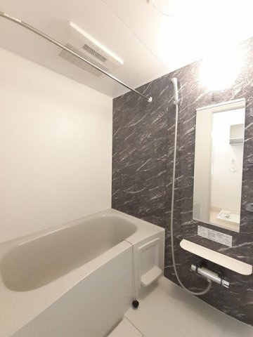 フォレスト　ガーデン　Ｄの浴室