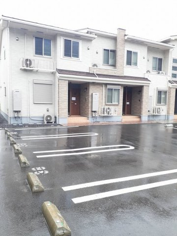 フォレスト　ガーデン　Ｄの駐車場