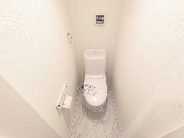 八王子市　めじろ台　新築一戸建てのトイレ|～暖房温水洗浄機能付きトイレ　冬場は特に嬉しい機能ですね～